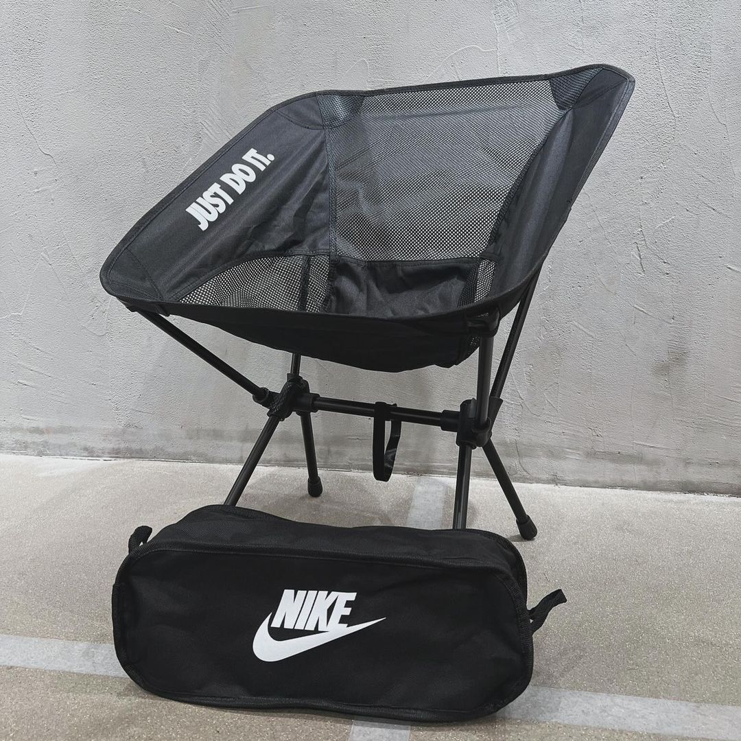 メンバーデー限定ノベルティとしてナイキ キャンプチェアが登場 (ナイキ NIKE MEMBERDAY "Camping Chair")