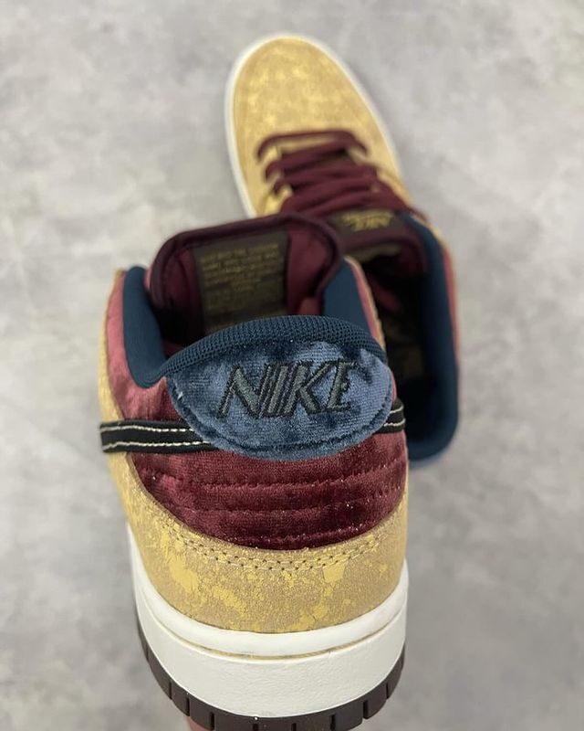 【2024年 12/14 発売予定】NIKE SB DUNK LOW “City Of Cinema” (ナイキ ダンク ロー “シティ オブ シネマ”) [FZ1278-200]