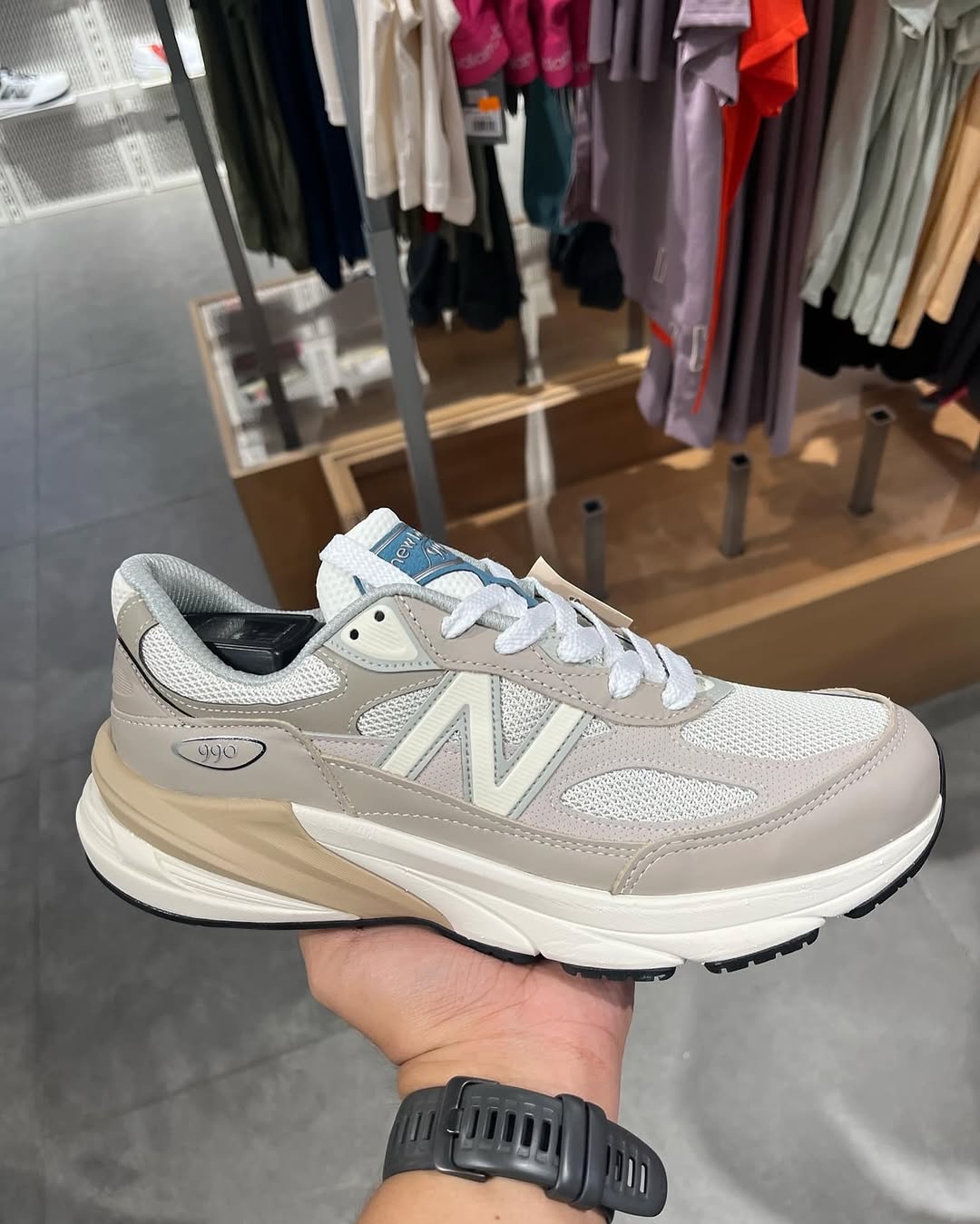 【2025年 2/28 発売予定】New Balance U990v6 MM6 “Light Mushroom/Moonrock” Made in USA (ニューバランス メイドインUSA) [U990MM6]