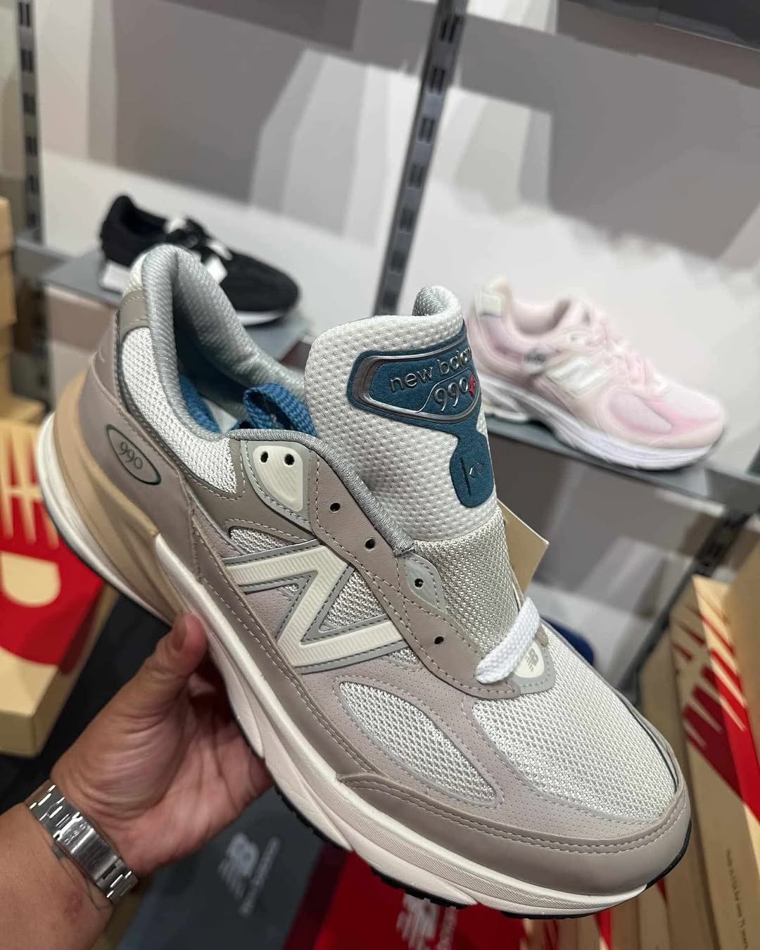 【2025年 3/27 発売予定】New Balance U990v6 MM6 “Light Mushroom/Moonrock” Made in USA (ニューバランス メイドインUSA) [U990MM6]