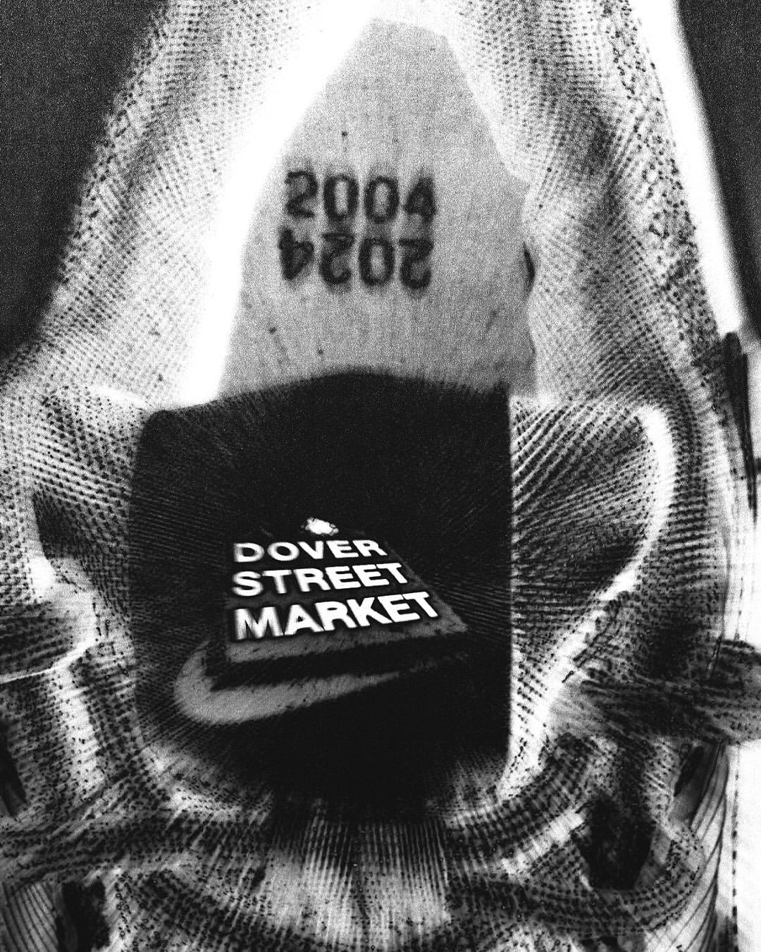 【2024年 6/12 & 11/21 発売】DOVER STREET MARKET × NIKE ZOOM VOMERO 5 “Black” (ドーバーストリートマーケット ナイキ ズーム ボメロ 5 “ブラック”) [FZ3313-001]