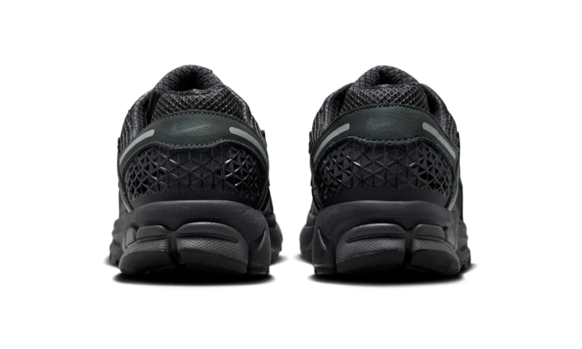 【2024年 発売予定】ナイキ ズーム ボメロ 5 “トリプルブラック” (NIKE ZOOM VOMERO 5 “Triple Black”) [FQ7079-002]