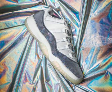 【2025年 1/23 発売予定】NIKE AIR JORDAN 11 RETRO LOW “Year Of The Snake/CHINESE NEW YEAR/CNY″ (ナイキ エア ジョーダン 11 レトロ　ロー “イヤー・オブ・ザ・スネーク/チャイニーズ ニューイヤー″) [HQ7000-001]