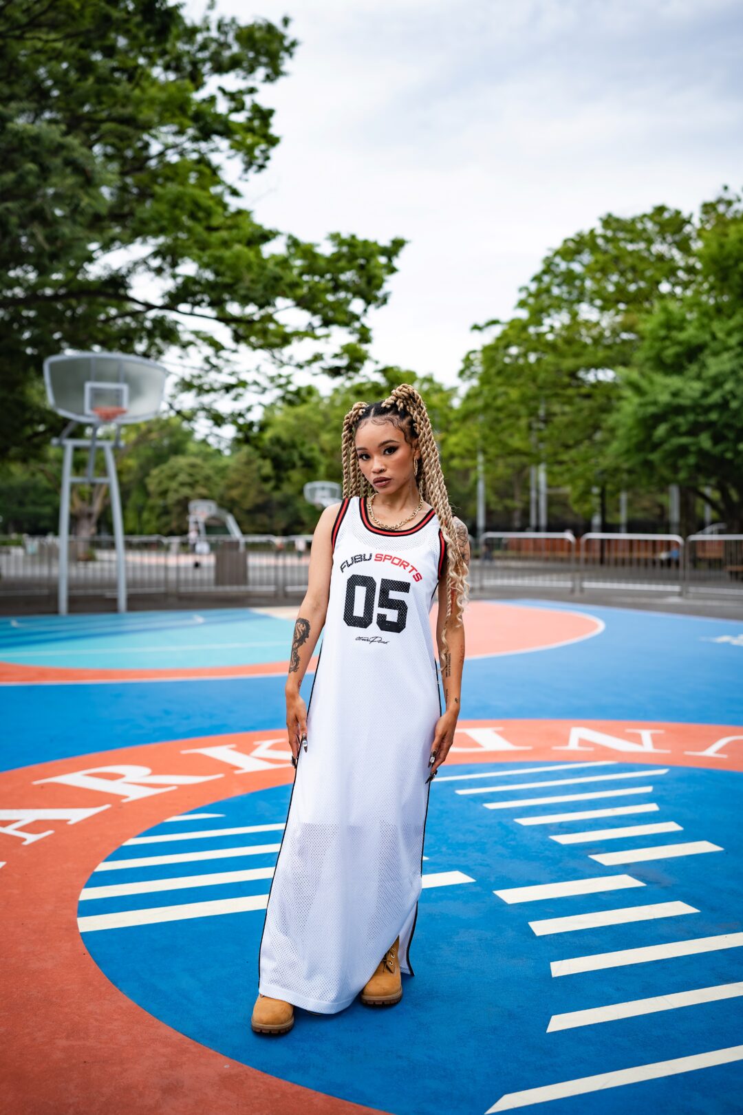 atmos pink × FUBU 初コラボレーションが2024年 6/8 発売 (アトモスピンク フブ)