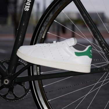 【2024年 6/10 発売】adidas CYCLING VELOSTAN SMITH “White” (アディダス サイクリング ベロスタンスミス “フットウェアホワイト/オフホワイト”) [IE8398]