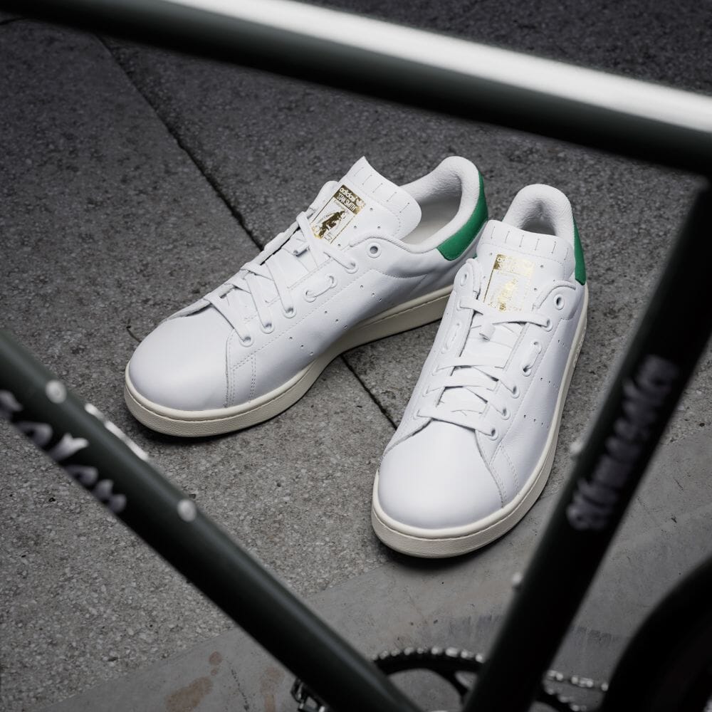 【2024年 6/10 発売】adidas CYCLING VELOSTAN SMITH “White” (アディダス サイクリング ベロスタンスミス “フットウェアホワイト/オフホワイト”) [IE8398]