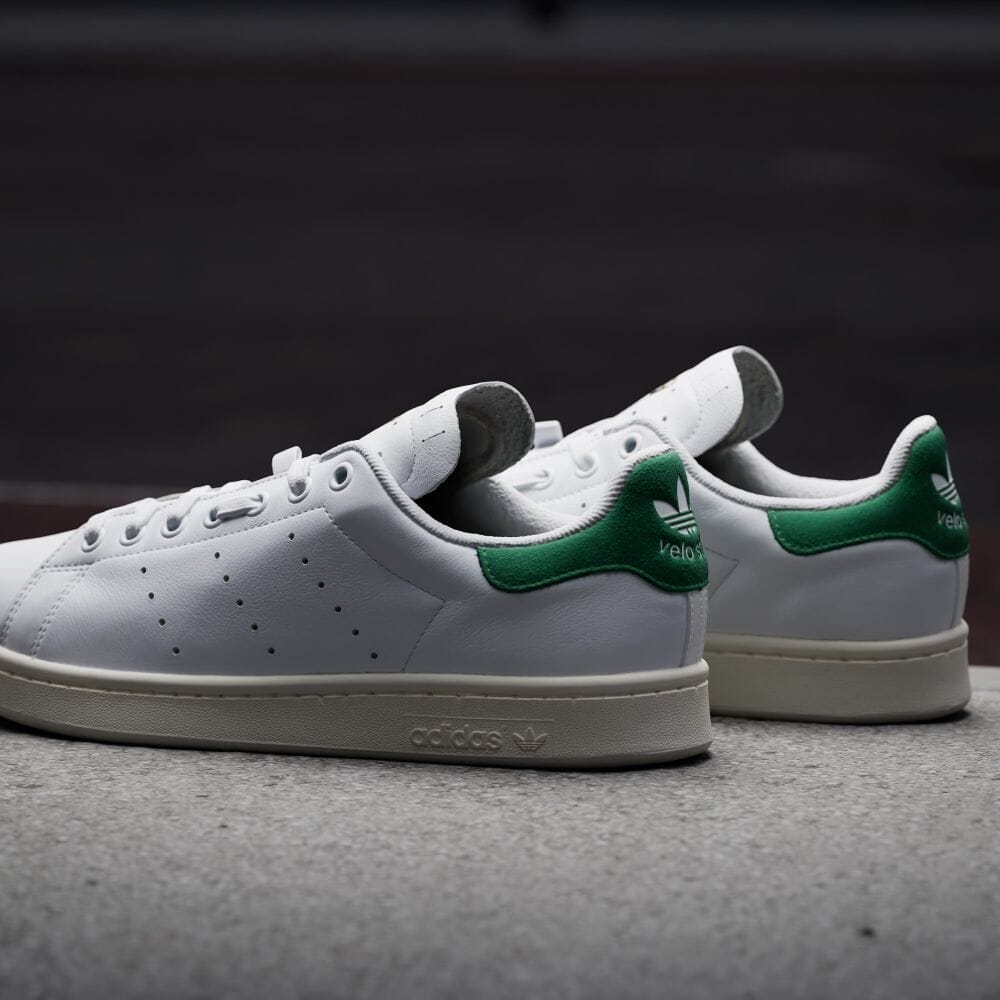 【2024年 6/10 発売】adidas CYCLING VELOSTAN SMITH “White” (アディダス サイクリング ベロスタンスミス “フットウェアホワイト/オフホワイト”) [IE8398]