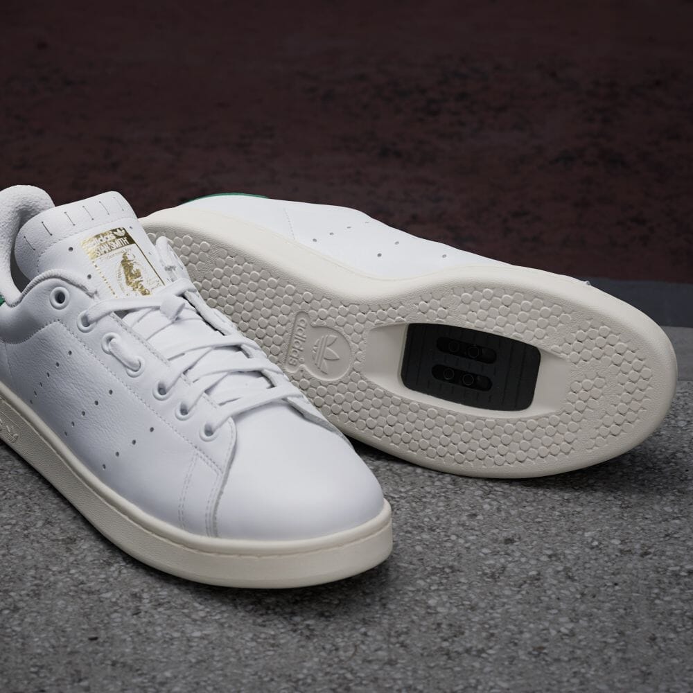 【2024年 6/10 発売】adidas CYCLING VELOSTAN SMITH “White” (アディダス サイクリング ベロスタンスミス “フットウェアホワイト/オフホワイト”) [IE8398]