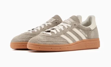 【2024年 6/13 発売】adidas Originals HANDBALL SPEZIAL “Silver Pebble/Off White” (アディダス オリジナルス ハンドボール スペツィアル ロングタン “シルバーペブル/ホワイト”) [IG1966]