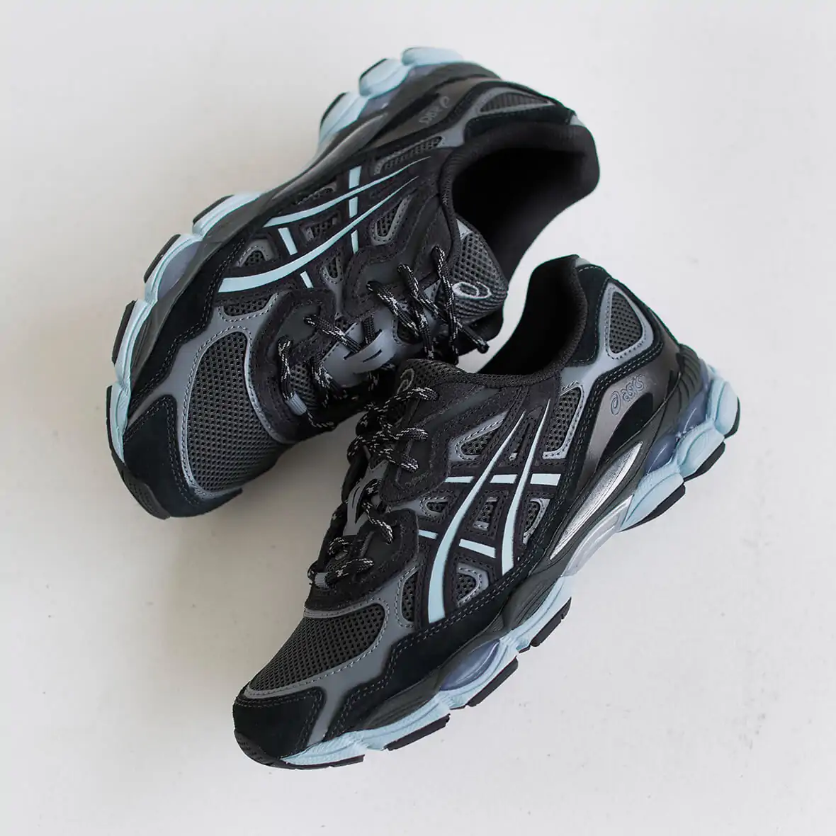 【2024年 6/22 発売】atmos × ASICS GEL-NYC × LAGUA GEM "Black" (アトモス アシックス ラグア ジェム) [1203A577.001]