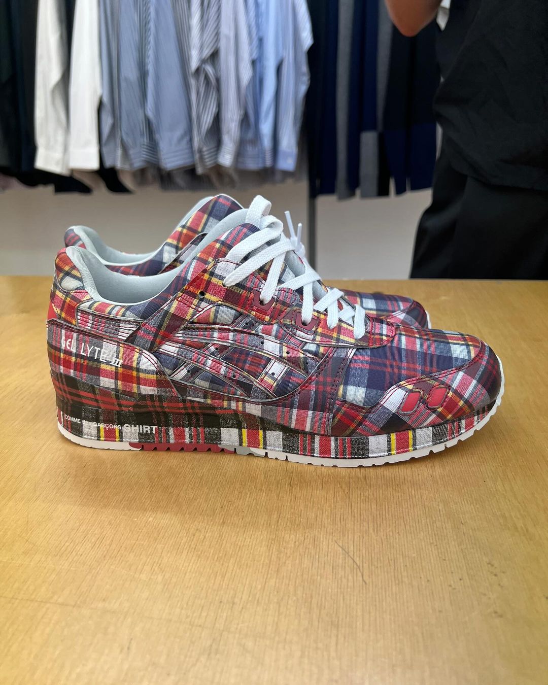 【2025 SS】COMME des GARÇONS SHIRT × ASICS GEL-LYTE III “Tartan Check” (コム デ ギャルソン・シャツ アシックス ゲルライト 3 “タータンチェック”)