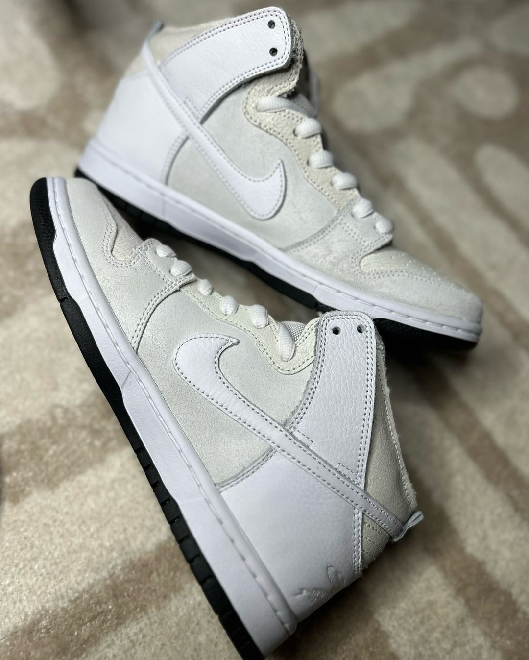 【2024年 11/2 発売予定】ANTIHERO x NIKE SB DUNK HIGH (アンタイヒーロー ナイキ ダンク ハイ) [HM5837-100]