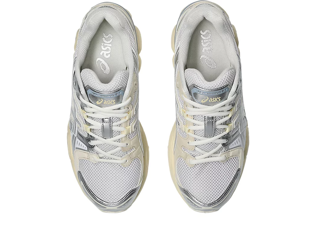 【2024年 8/1 発売】emmi x ASICS GEL-NIMBUS 9 “White/Pure Silver” (エミ アシックス ゲルニンバス) [1201A424.106]