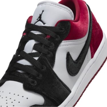 【2024年末 発売予定】NIKE AIR JORDAN 1 LOW SE “Velvet/Black/Gym Red” (ナイキ エア ジョーダン 1 ロー “ベルベット/ブラック/ジムレッド”)  [FZ3242-001]