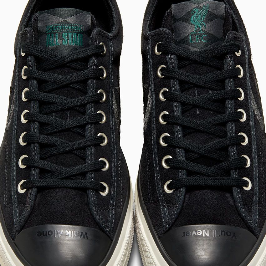 【海外発売】Liverpool FC × CONVERSE US STAR PLAYER 76 OX “Black/Egret” (リバプール コンバース)