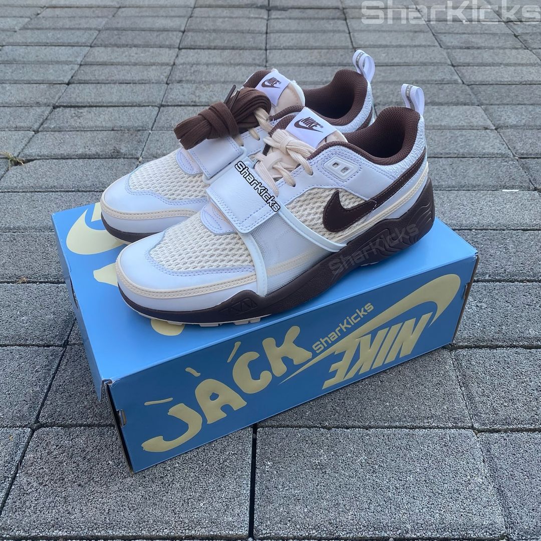 【2024年 11/2 発売予定】Travis Scott × NIKE ZOOM FIELD JAXX “White/Light Chocolate” (トラビス・スコット ナイキ ズーム フィールド ジャックス “ホワイト/ライトチョコレート”) [HQ3073-100]