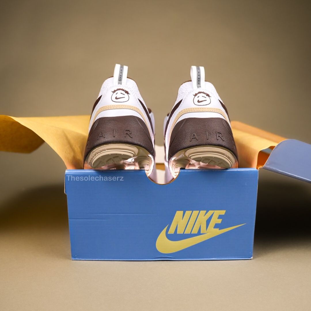 【2024年 11/2 発売予定】Travis Scott × NIKE ZOOM FIELD JAXX “White/Light Chocolate” (トラビス・スコット ナイキ ズーム フィールド ジャックス “ホワイト/ライトチョコレート”) [HQ3073-100]