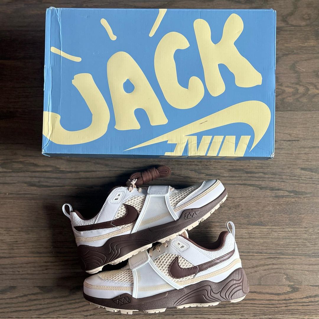 【2024年 11/2 発売予定】Travis Scott × NIKE ZOOM FIELD JAXX “White/Light Chocolate” (トラビス・スコット ナイキ ズーム フィールド ジャックス “ホワイト/ライトチョコレート”) [HQ3073-100]