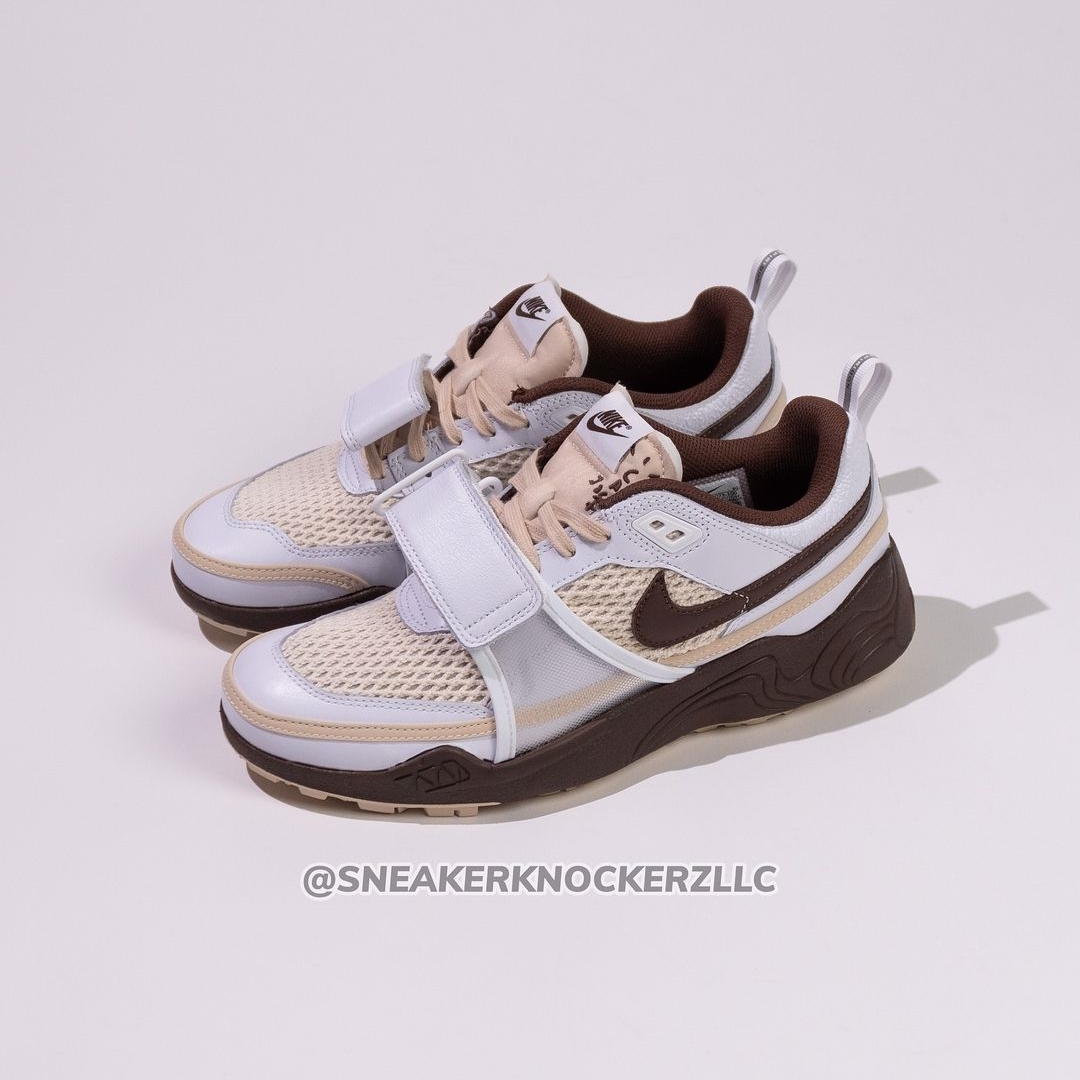 【2024年 11/2 発売予定】Travis Scott × NIKE ZOOM FIELD JAXX “White/Light Chocolate” (トラビス・スコット ナイキ ズーム フィールド ジャックス “ホワイト/ライトチョコレート”) [HQ3073-100]