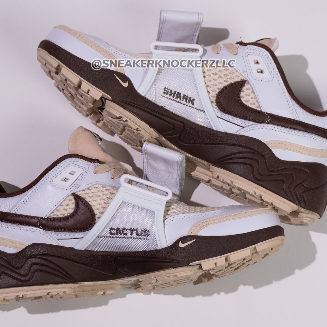 【2024年 11/2 発売予定】Travis Scott × NIKE ZOOM FIELD JAXX “White/Light Chocolate” (トラビス・スコット ナイキ ズーム フィールド ジャックス “ホワイト/ライトチョコレート”) [HQ3073-100]