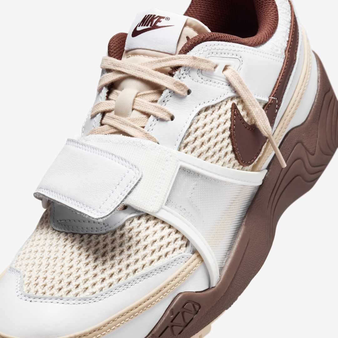 【2024年 発売予定】Travis Scott × NIKE ZOOM FIELD JAXX “White/Light Chocolate” (トラビス・スコット ナイキ ズーム フィールド ジャックス “ホワイト/ライトチョコレート”) [HQ3073-100]