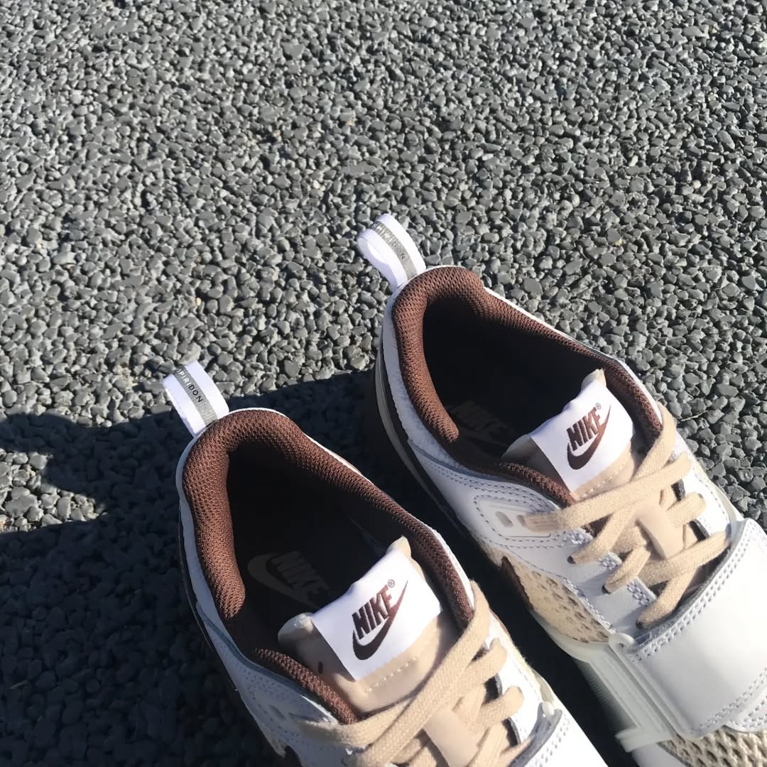 【2025年 1/17 発売予定】Travis Scott × NIKE ZOOM FIELD JAXX “White/Light Chocolate” (トラビス・スコット ナイキ ズーム フィールド ジャックス “ホワイト/ライトチョコレート”) [HQ3073-100]