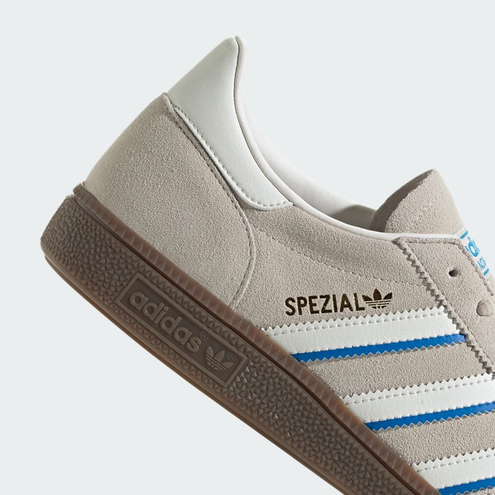 【2024年 7/26 発売】adidas Originals HANDBALL SPEZIAL “Alumina/White/Bright Blue” (アディダス オリジナルス ハンドボール スペツィアル “アルミナ/ホワイト/ブライトブルー”) [IH9962]