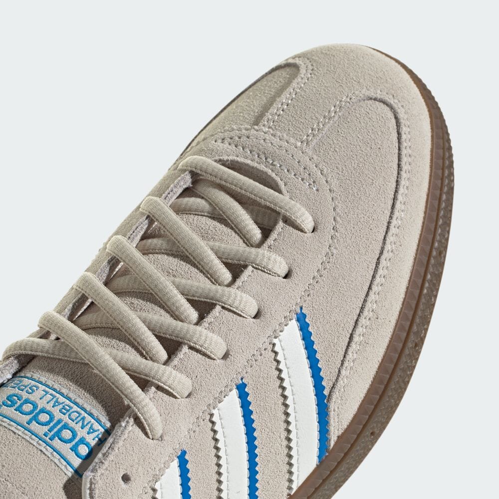 【2024年 7/26 発売】adidas Originals HANDBALL SPEZIAL “Alumina/White/Bright Blue” (アディダス オリジナルス ハンドボール スペツィアル “アルミナ/ホワイト/ブライトブルー”) [IH9962]