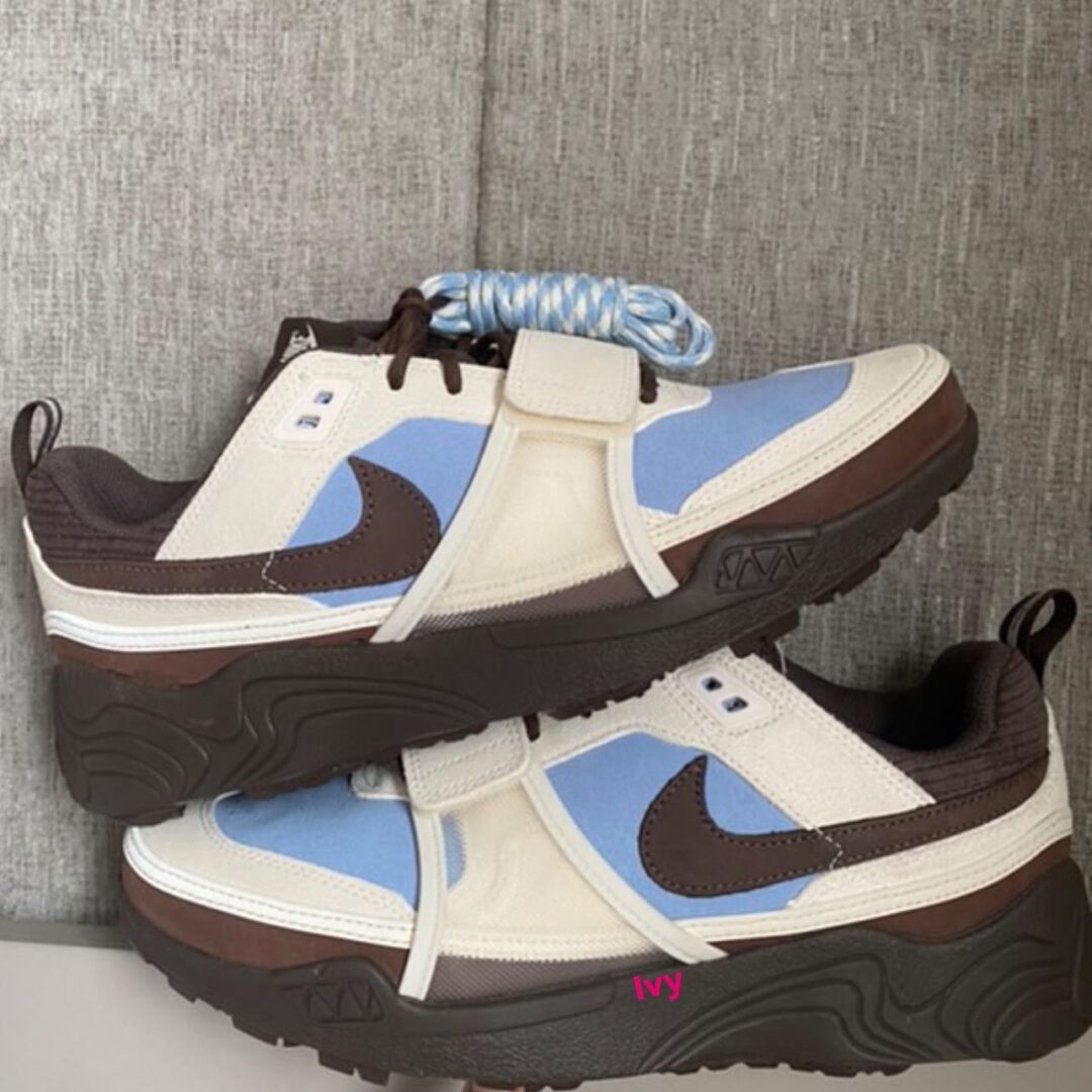 【2025年 春 発売予定】Travis Scott × NIKE ZOOM FIELD JAXX “Leche Blue” (トラビス・スコット ナイキ ズーム フィールド ジャックス “レチェブルー”) [HQ3072-400]