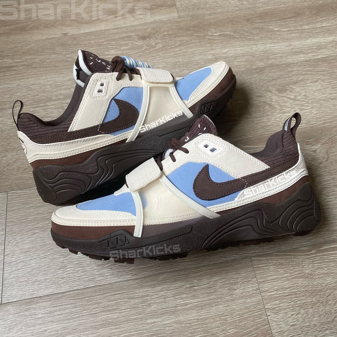 【2025年 春 発売予定】Travis Scott × NIKE ZOOM FIELD JAXX “Leche Blue” (トラビス・スコット ナイキ ズーム フィールド ジャックス “レチェブルー”) [HQ3072-400]