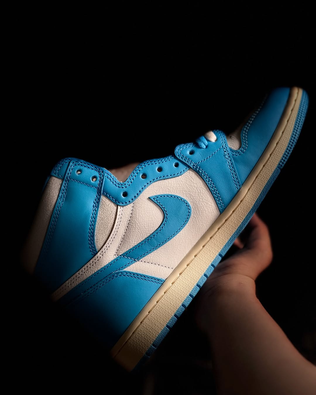 【2025年 5/10 発売予定】NIKE AIR JORDAN 1 HIGH OG “UNC Reimagined” (ナイキ エア ジョーダン 1 ハイ OG “ユーエヌシー リイマジンド”) [DZ5485-402]