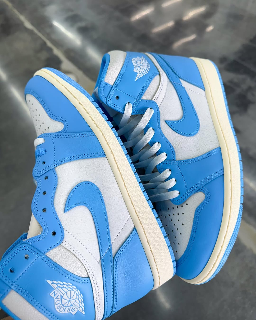 【2025年 5/10 発売予定】NIKE AIR JORDAN 1 HIGH OG “UNC Reimagined” (ナイキ エア ジョーダン 1 ハイ OG “ユーエヌシー リイマジンド”) [DZ5485-402]