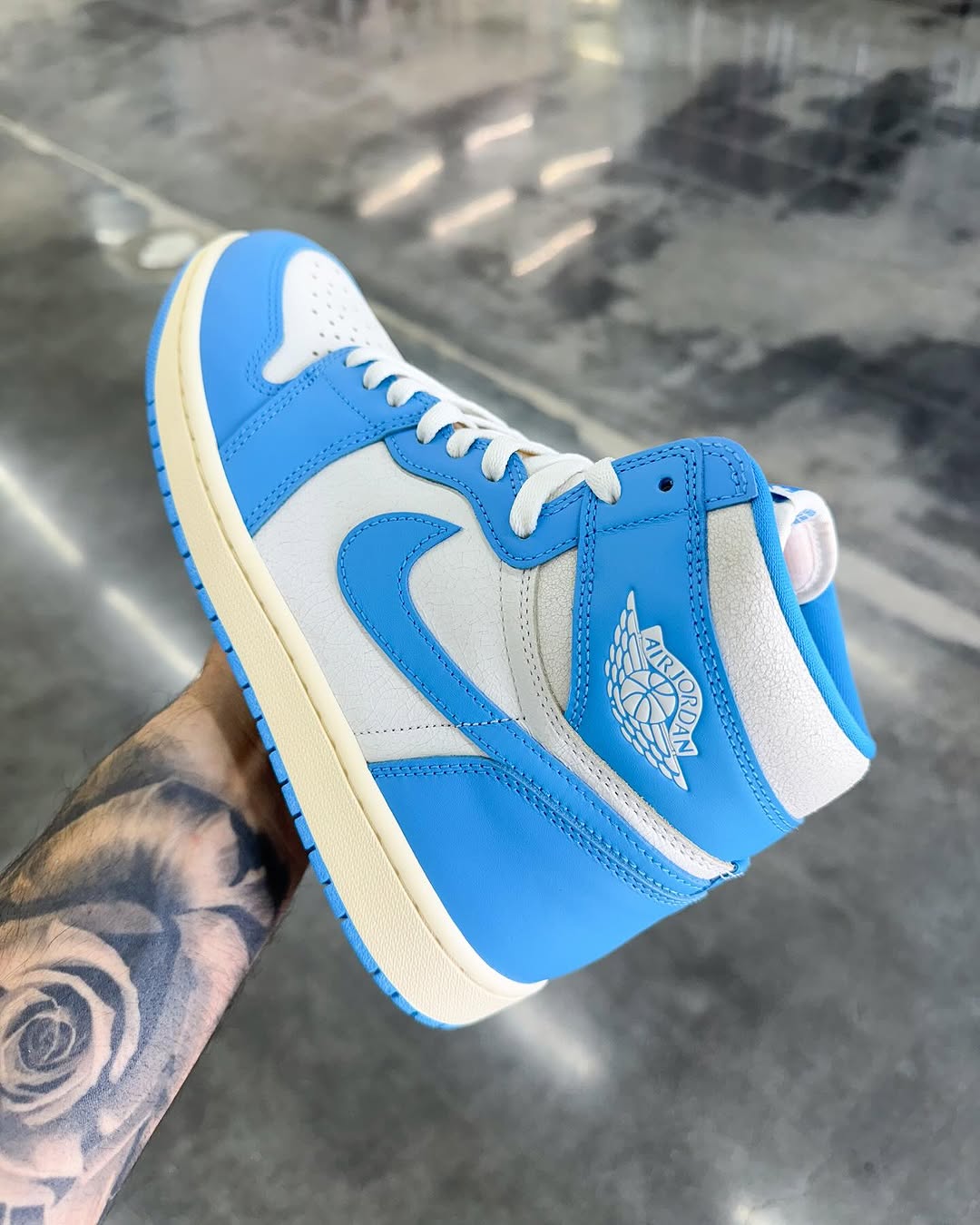 【2025年 5/10 発売予定】NIKE AIR JORDAN 1 HIGH OG “UNC Reimagined” (ナイキ エア ジョーダン 1 ハイ OG “ユーエヌシー リイマジンド”) [DZ5485-402]