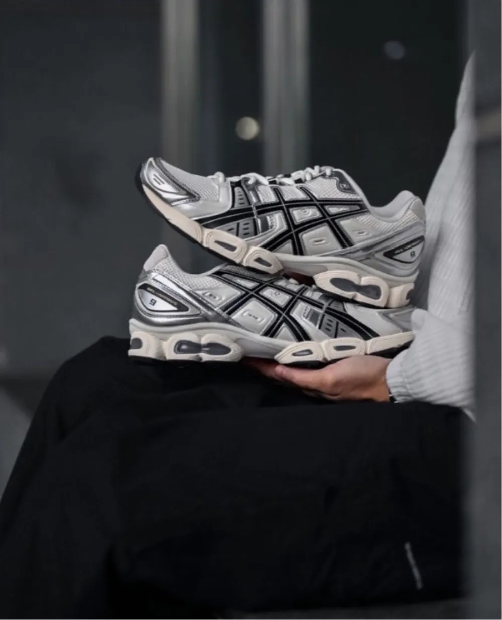 【2024年 7/25 再発売】ASICS GEL-NIMBUS 9 “Cream/Black” & “White/Light Indigo” (アシックス ゲル-ニンバス 9) [1201A424.105/1202A278.108]