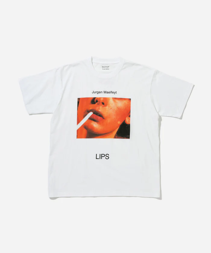 赤い口紅が塗られた白人女性のイメージのみを集めた LIPS for BIOTOP Photo T-shirtsが2024年 7/19 発売 (リップス ビオトープ)