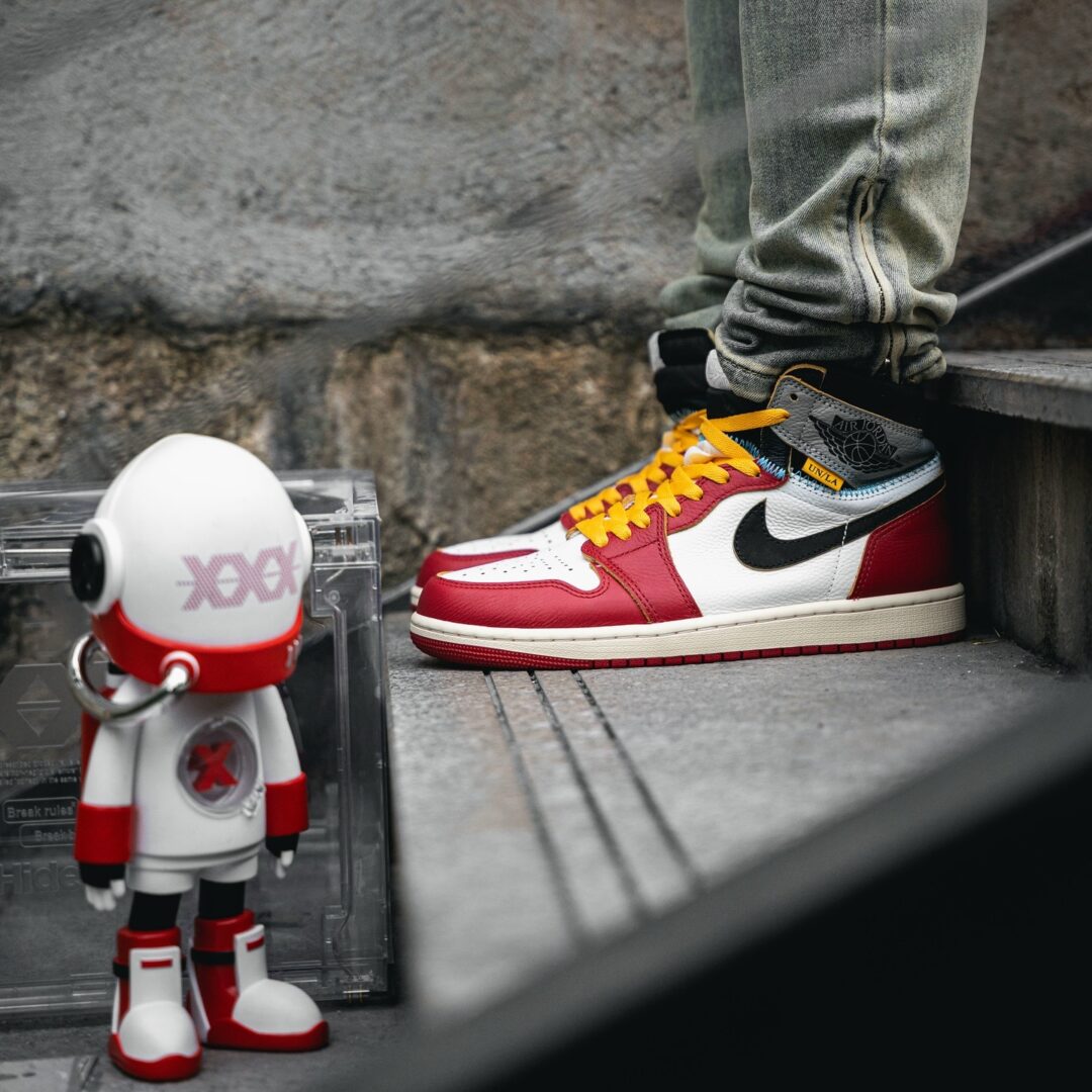 【2025年 2/12 発売予定】UNION × NIKE AIR JORDAN 1 RETRO HIGH OG SP GH “Varsity Red” (ユニオン ナイキ エア　ジョーダン レトロ ハイ “バーシティレッド”) [HV8563-600]