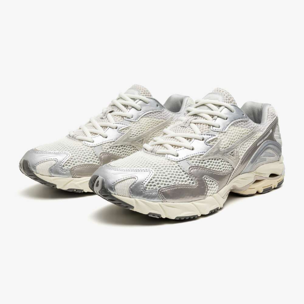 【2024年 7/26 発売】MIZUNO WAVE RIDER 10 “Silver Leather” (ミズノ ウェーブ ライダー “シルバーレザー”) [D1GA243104/D1GA243106]