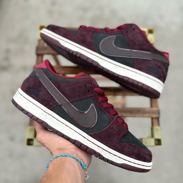 【2025年 1月 発売予定】Riot Skateshop × NIKE SB DUNK LOW (ライオットスケートショップ ナイキ ダンク ロー) [FZ1289-200]