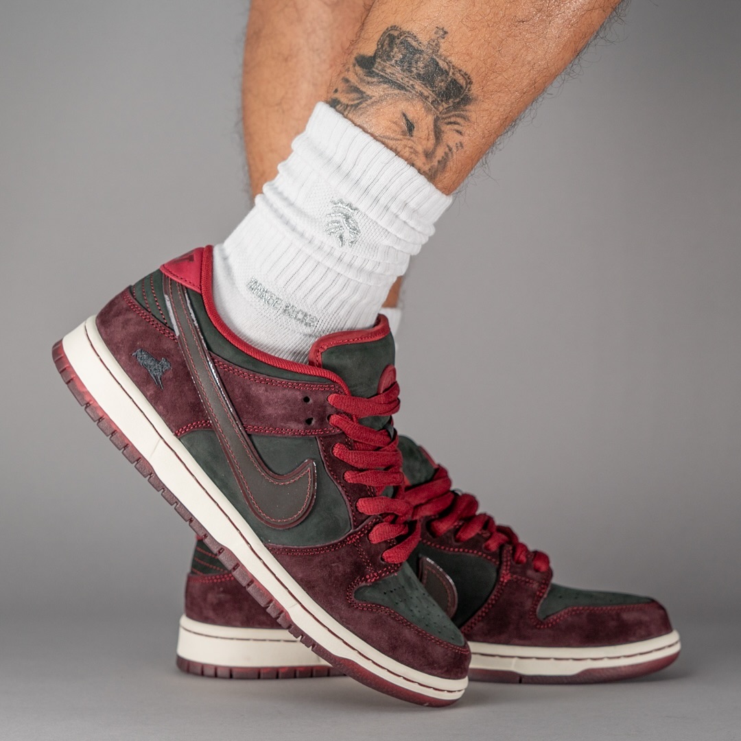 【2025年 1月 発売予定】Riot Skateshop × NIKE SB DUNK LOW (ライオットスケートショップ ナイキ ダンク ロー) [FZ1289-200]