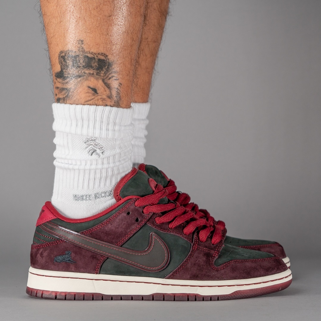 【2025年 1月 発売予定】Riot Skateshop × NIKE SB DUNK LOW (ライオットスケートショップ ナイキ ダンク ロー) [FZ1289-200]