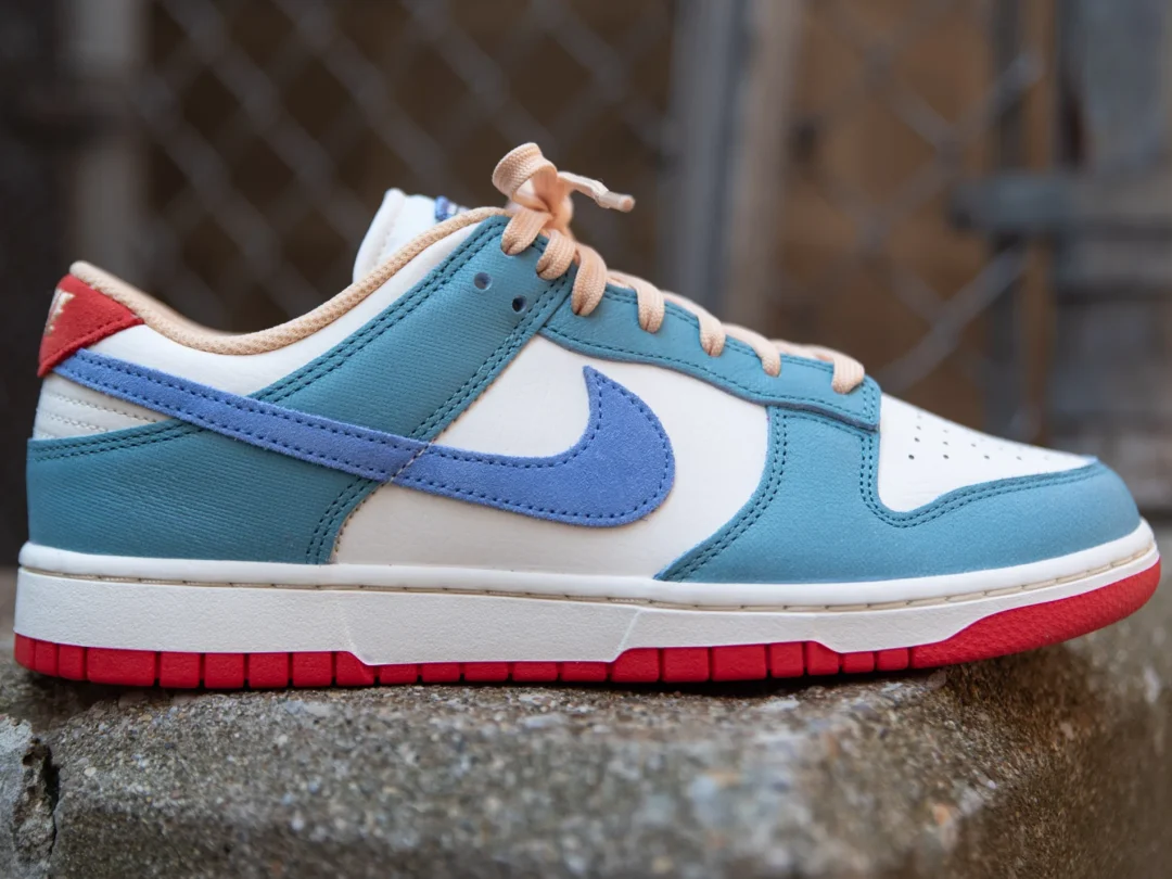 【2024年 7/16 発売】NIKE DUNK LOW PREMIUM “Denim Turquoise/Royal Pulse” (ナイキ ダンク ロー プレミアム “デニムターコイズ/ロイヤルパルス”) [HJ9112-110]