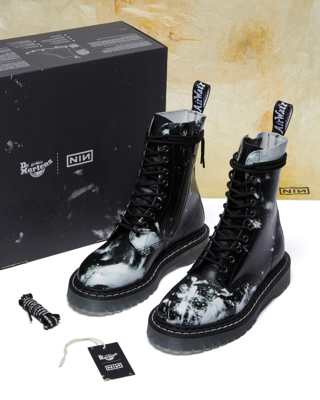 【2024年 7/19 発売】Nine Inch Nails × Dr. Martens コラボ (ナイン・インチ・ネイルズ ドクターマーチン)