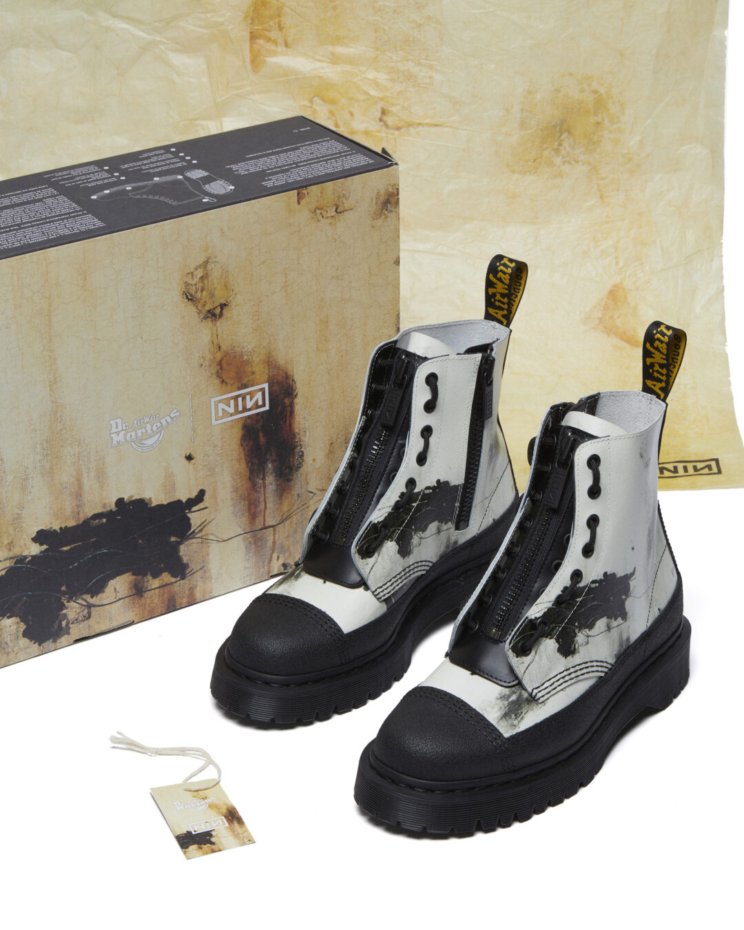 【2024年 7/19 発売】Nine Inch Nails × Dr. Martens コラボ (ナイン・インチ・ネイルズ ドクターマーチン)