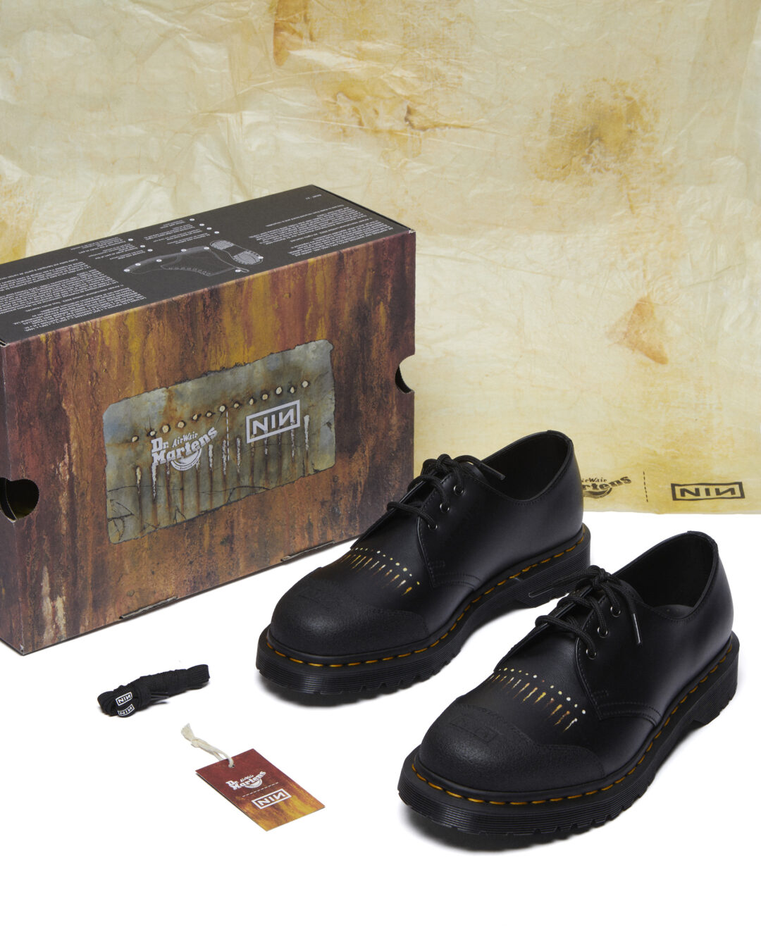 【2024年 7/19 発売】Nine Inch Nails × Dr. Martens コラボ (ナイン・インチ・ネイルズ ドクターマーチン)