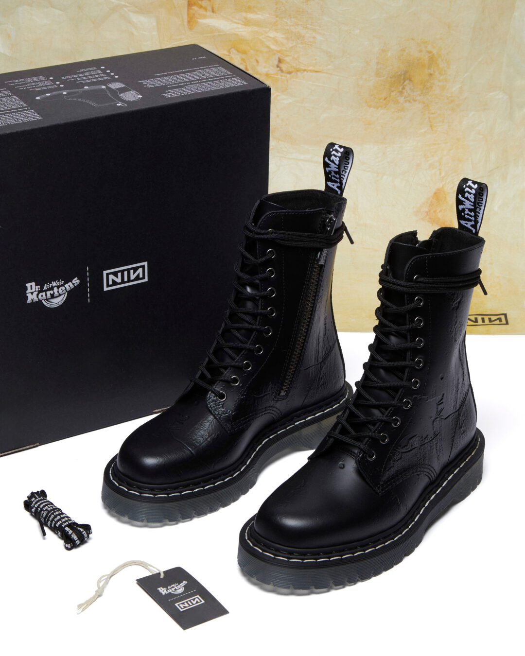 【2024年 7/19 発売】Nine Inch Nails × Dr. Martens コラボ (ナイン・インチ・ネイルズ ドクターマーチン)