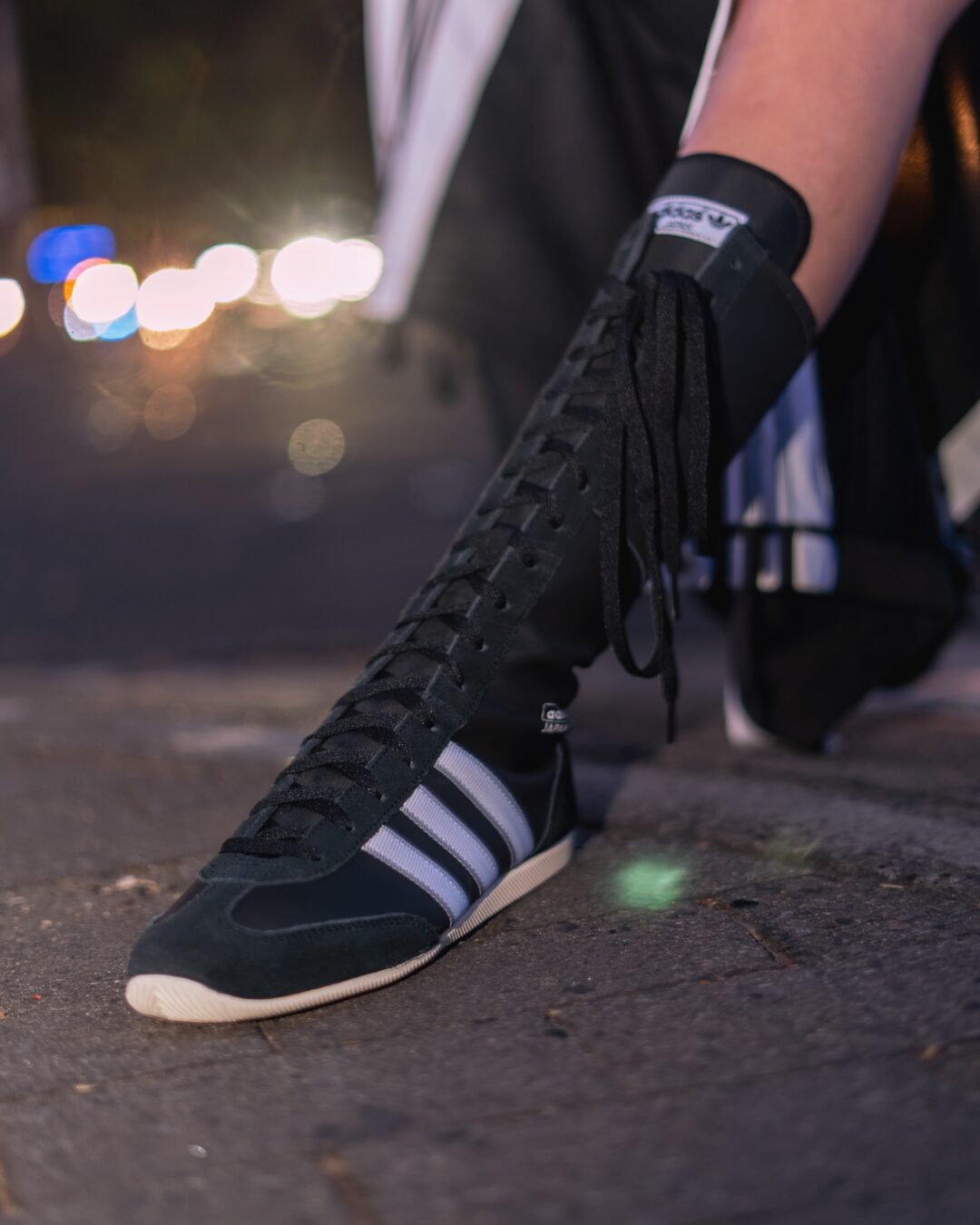 【2024年 8/9 発売】ボクシングシューズを大胆にアップデートしたadidas Originals JAPAN VH “Black/Blue” (アディダス オリジナルス ジャパン) [IE3928/IH0230]