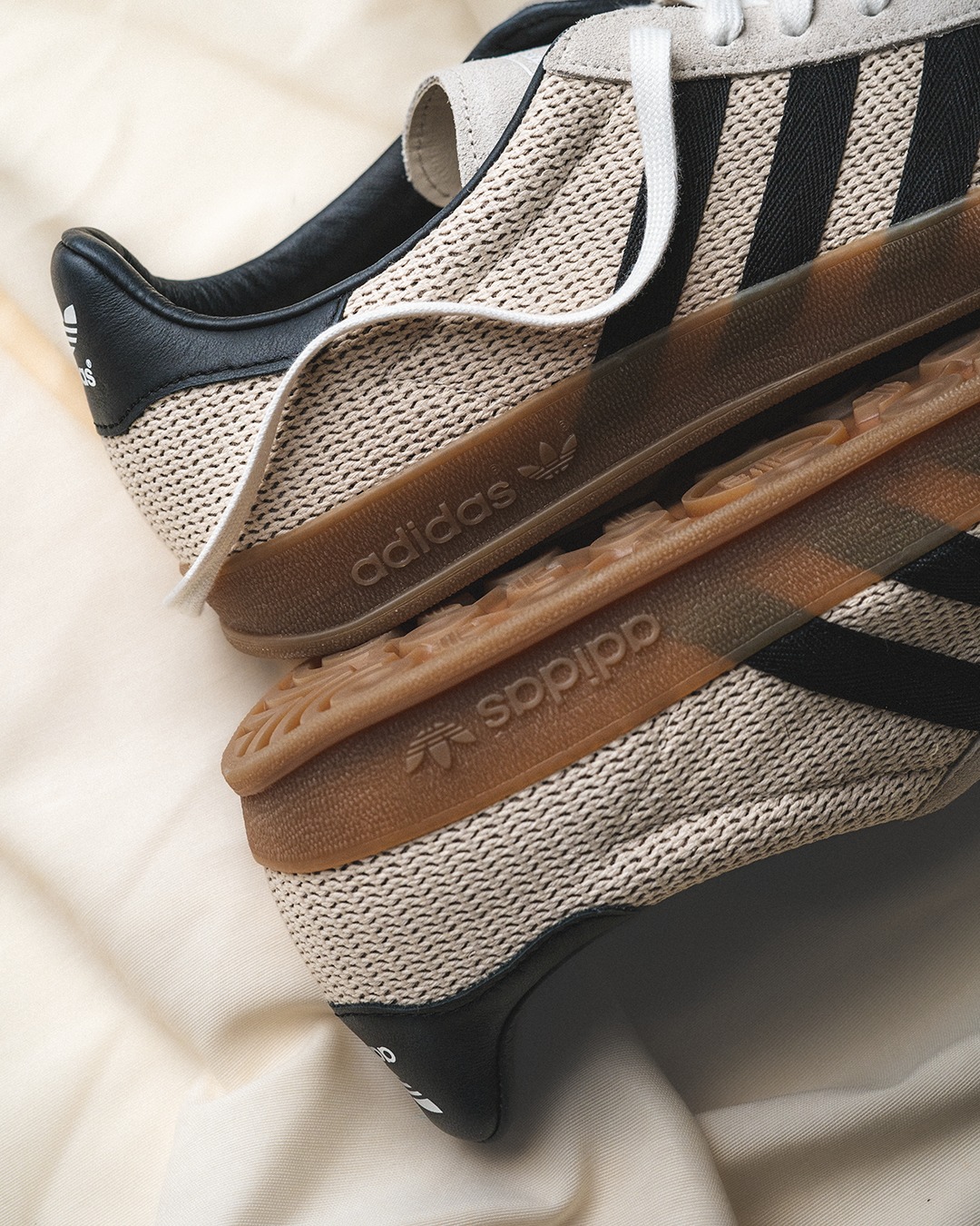 【2024年 8/2 発売】adidas Originals GAZELLE INDOOR “Alumina/Core Black/Gum” (アディダス オリジナルス ガゼル インドア “アルミナ/コアブラック/ガム”) [IH4769]