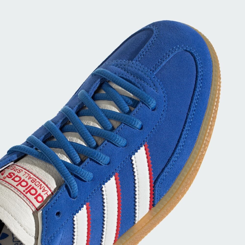 【2024年 8/9 発売】adidas Originals HANDBALL SPEZIAL “Blue/Cloud White” (アディダス オリジナルス ハンドボール スペツィアル “ブルー/ホワイト/スカーレット”) [IF9532]