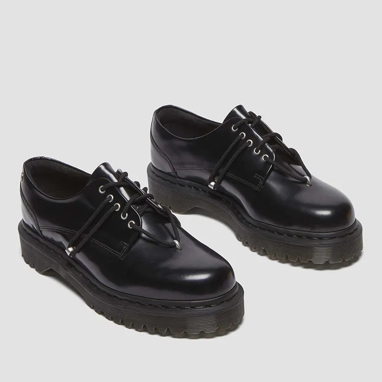 Dr. Martens からチロリアンシューズから着想を得た「ZEFFIR」が発売 (ドクターマーチン)