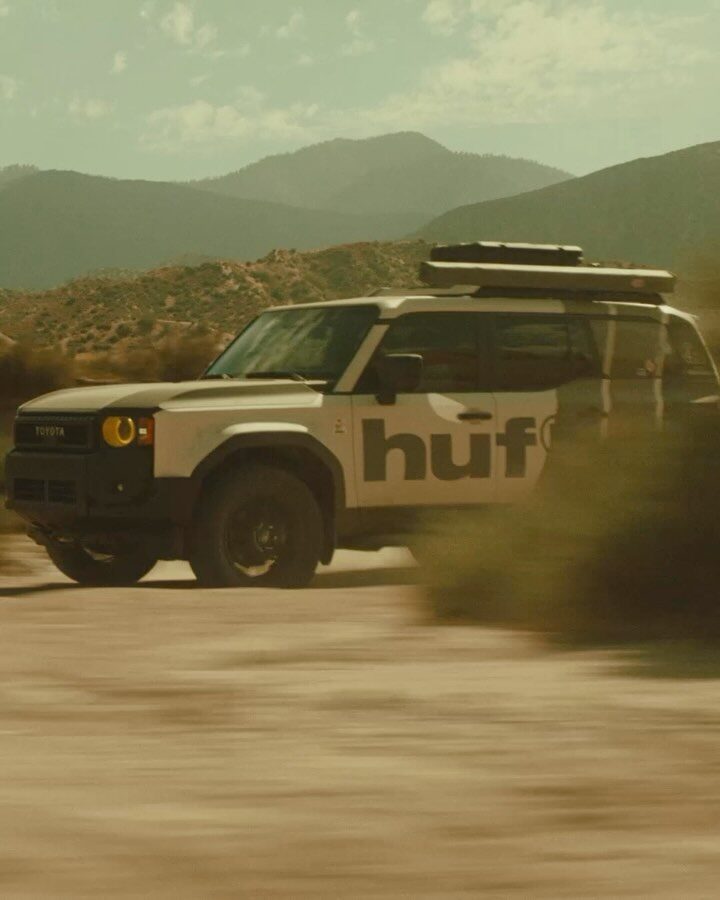 HUF × TOYOTA Land Cruiser コラボが2024年 8/23 発売 (ハフ トヨタ ランドクルーザー)